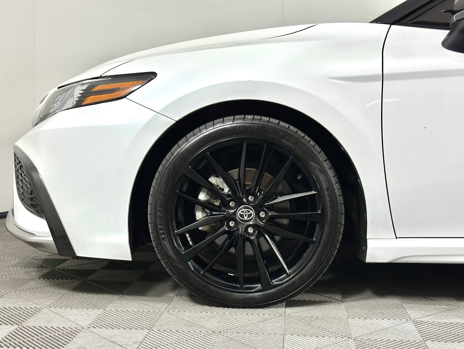 Used 2022 Toyota Camry XSE image 8