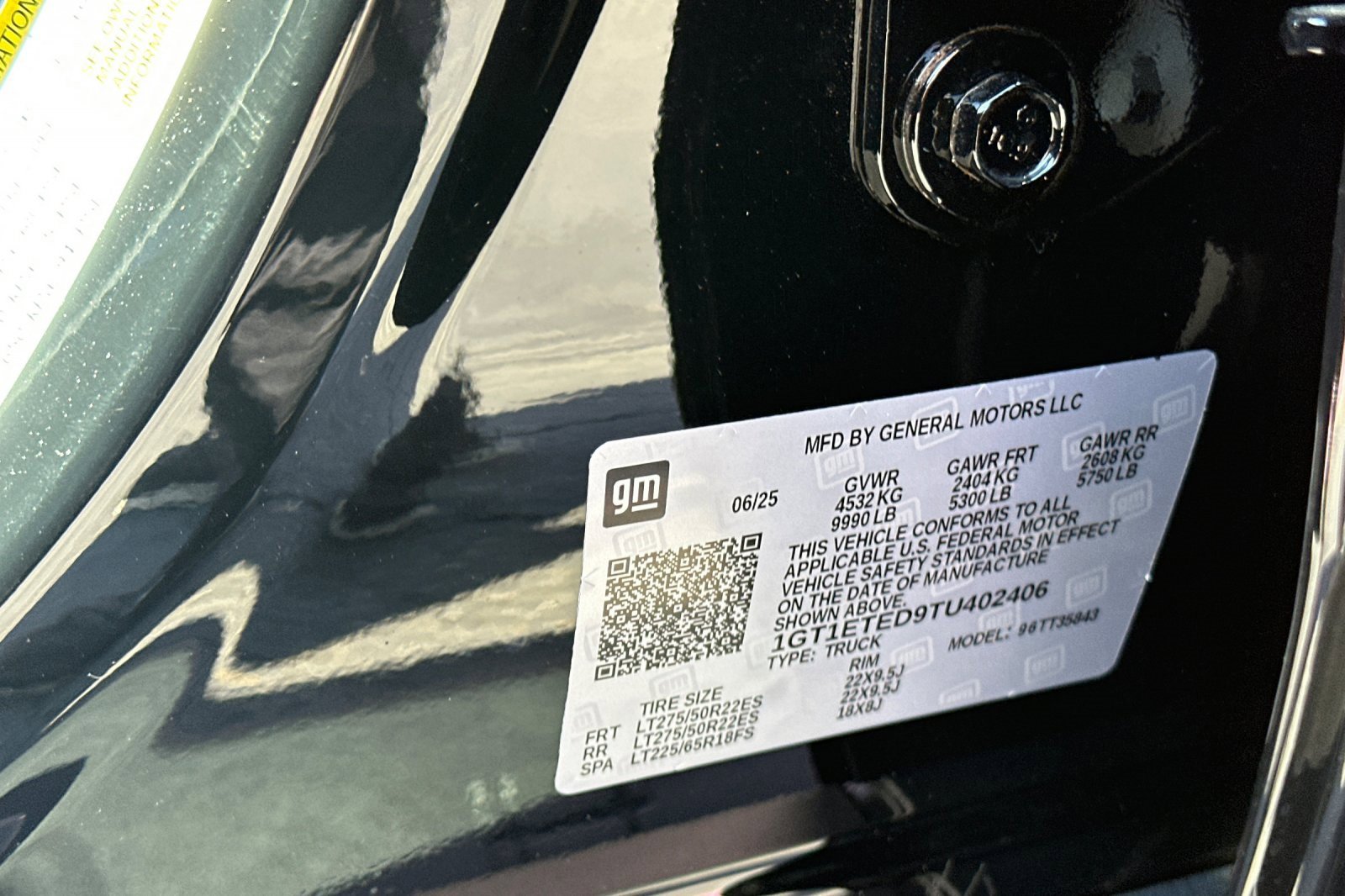 New 2026 GMC Sierra EV Elevation w/ LPO, Elevation Dark Package image 22