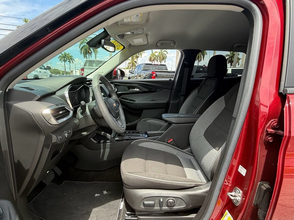 Certified 2023 Chevrolet TrailBlazer LT w/ Convenience Package FWD image 9