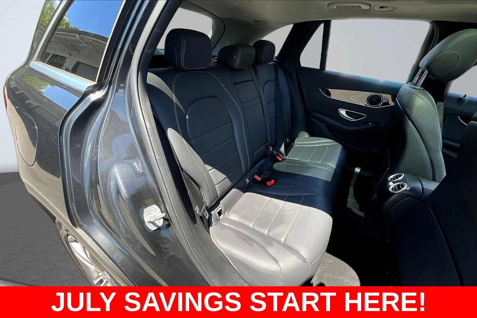 Used 2021 Mercedes-Benz GLC 300 w/ Premium Package image 32