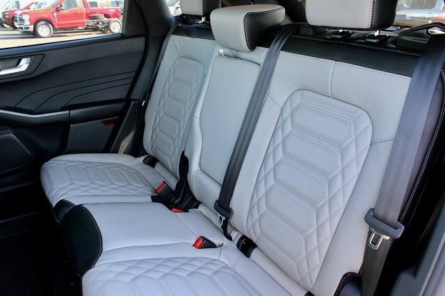 New 2024 Ford Escape SE w/ PHEV Premium Package image 12