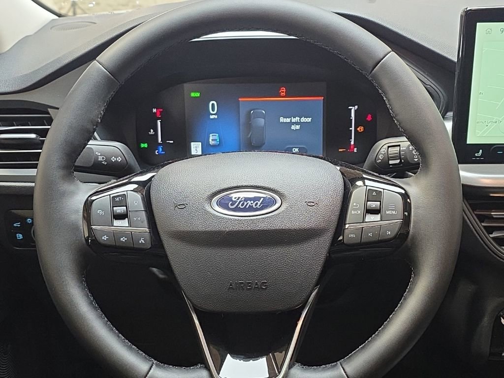 New 2026 Ford Escape SE w/ Class II Trailer Tow Package image 18