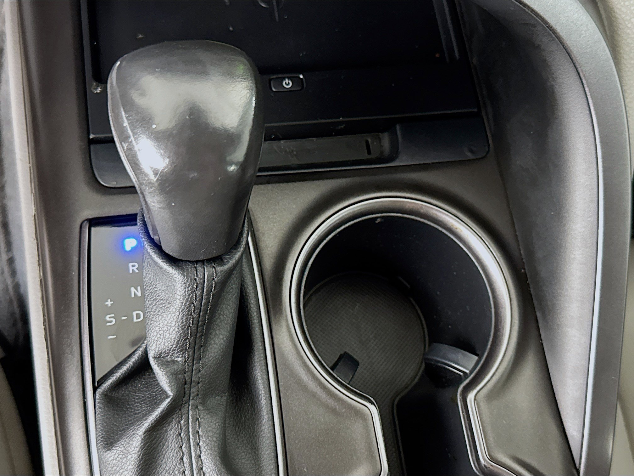 Used 2023 Toyota Camry SE w/ Cold Weather Package FWD image 18