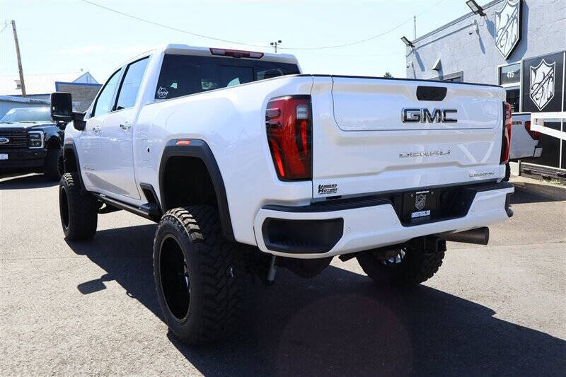 Used 2025 GMC Sierra 3500 Denali Ultimate AWD/4WD image 3