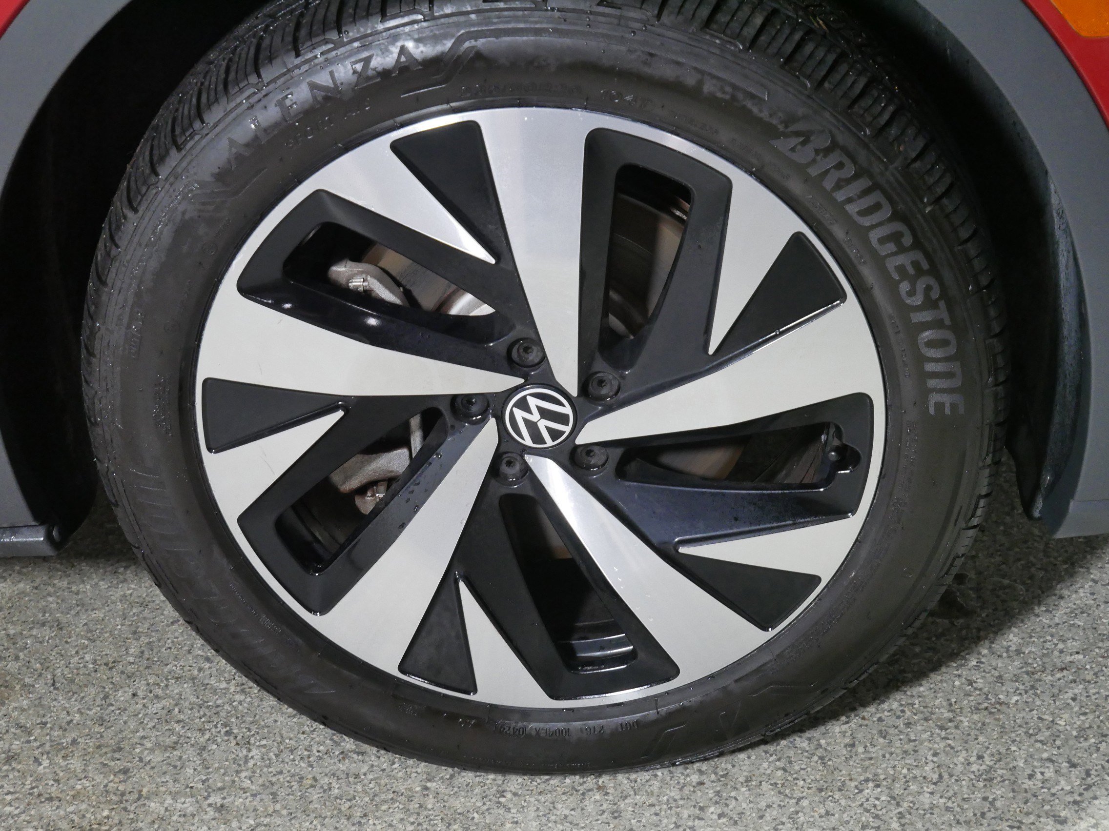 Certified 2021 Volkswagen ID.4 Pro S w/ Gradient Package image 15