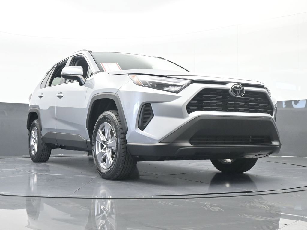 Used 2025 Toyota RAV4 XLE image 63