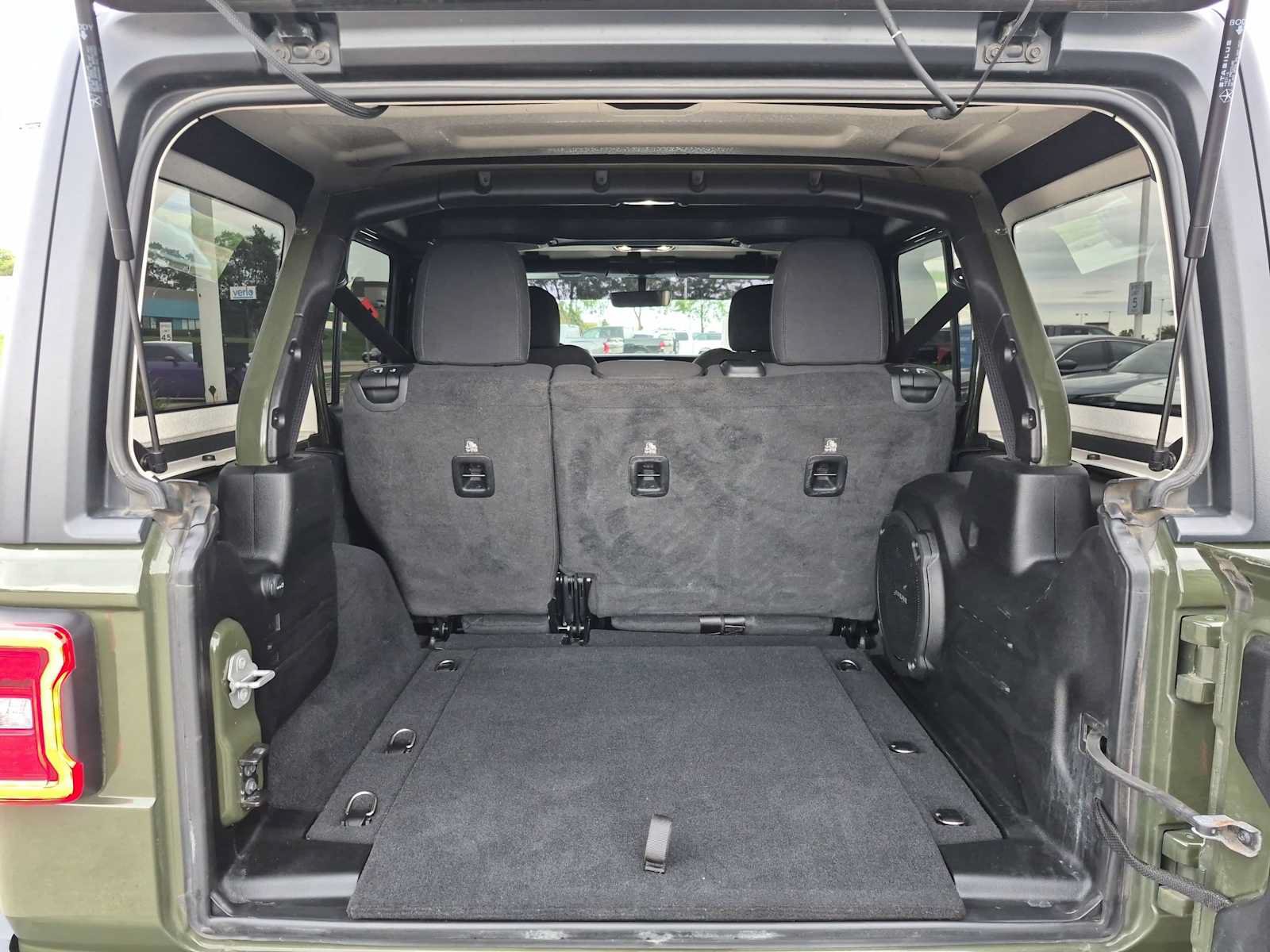Used 2020 Jeep Wrangler Unlimited Rubicon AWD/4WD image 30