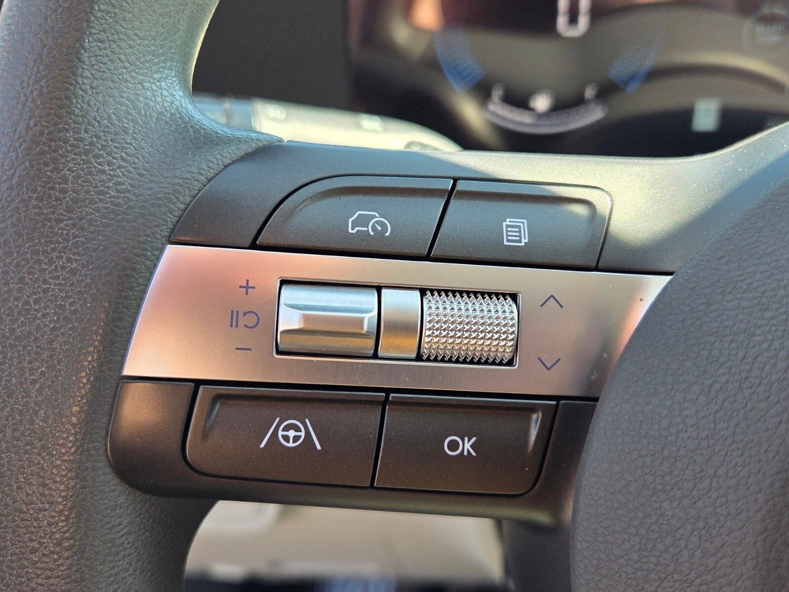 Used 2025 Hyundai Kona SE image 23