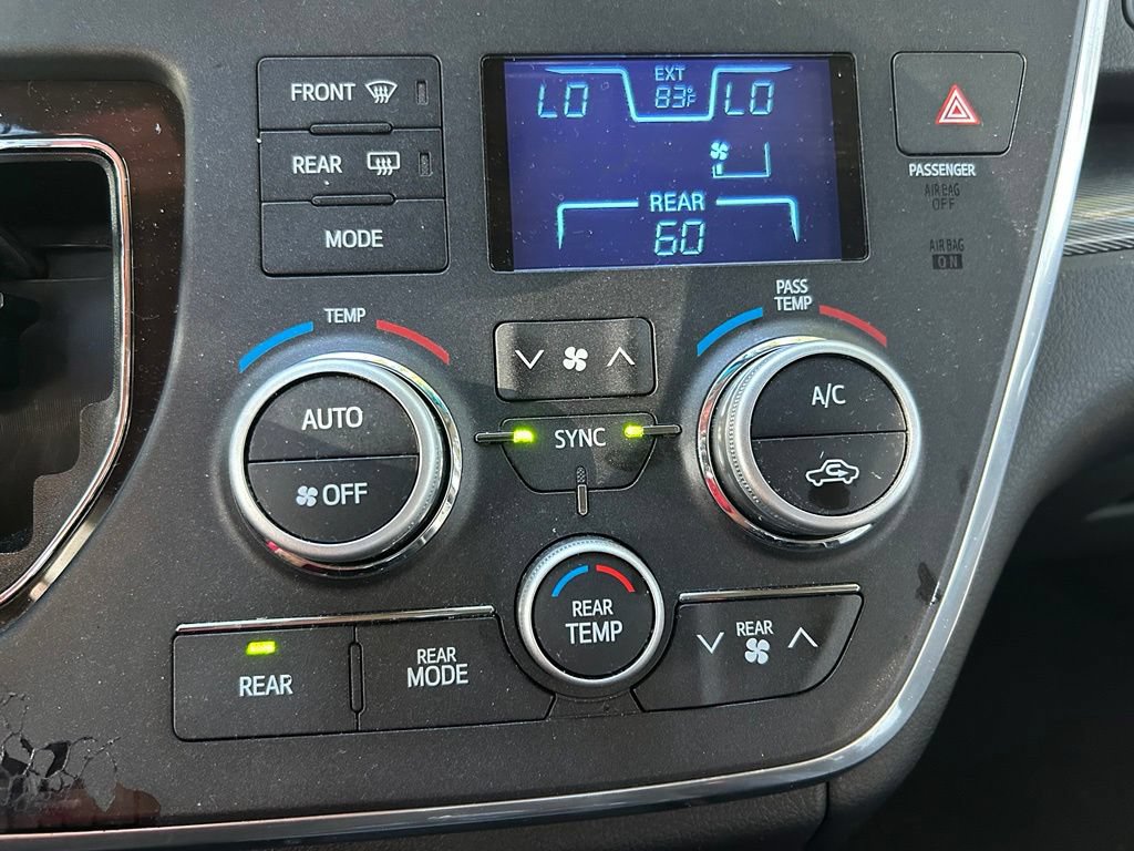 Used 2016 Toyota Sienna SE FWD image 26