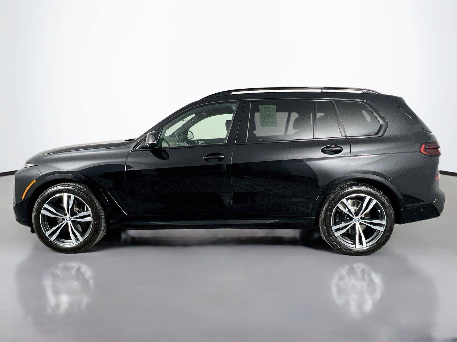 Used 2027 BMW X7 xDrive40i w/ M Sport Package AWD/4WD image 3