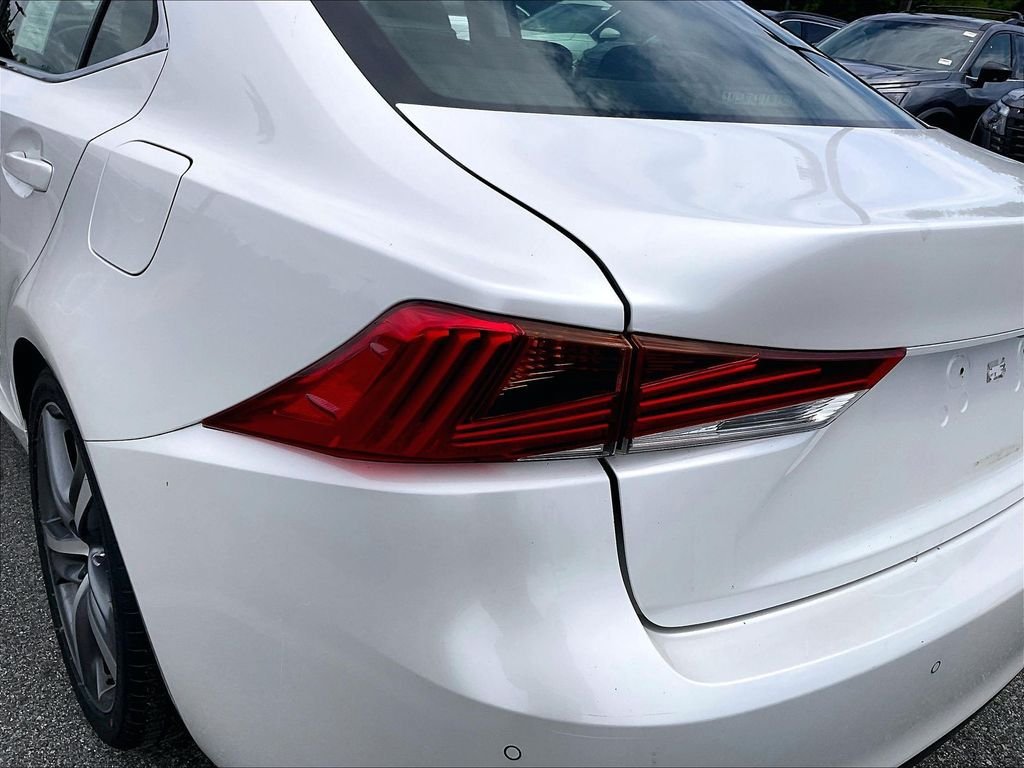 Used 2017 Lexus IS 200t w/ Premium Package RWD image 31