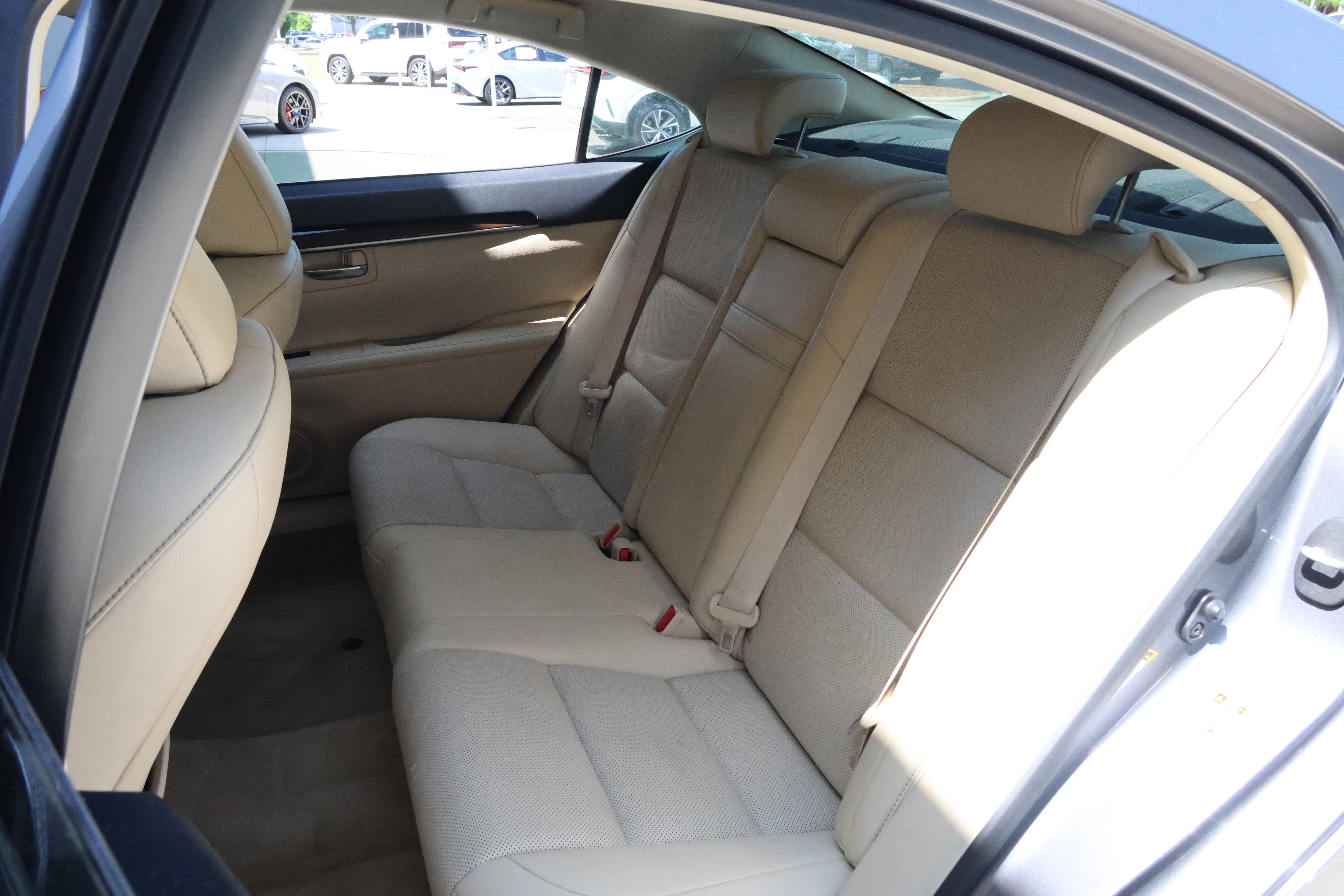 Used 2015 Lexus ES 350 w/ Premium Package FWD image 36