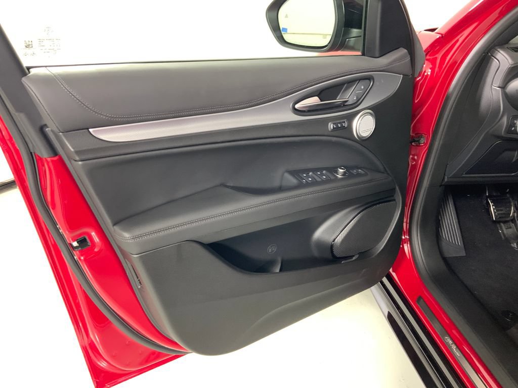 New 2026 Alfa Romeo Stelvio Sprint AWD/4WD image 17