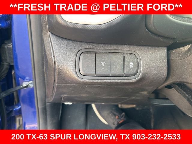 Used 2023 Hyundai Venue Limited image 8