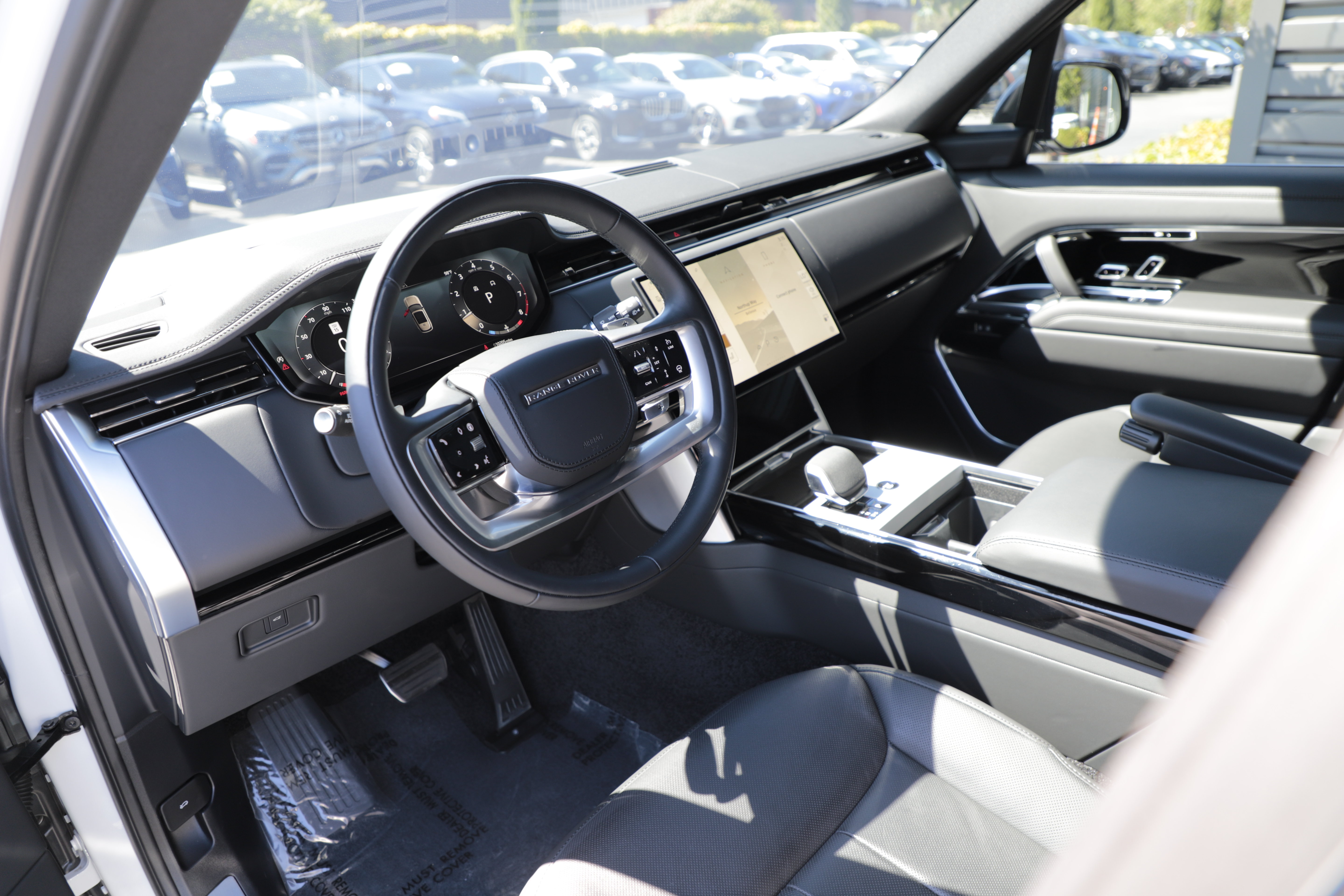 Certified 2025 Land Rover Range Rover SE AWD/4WD image 20