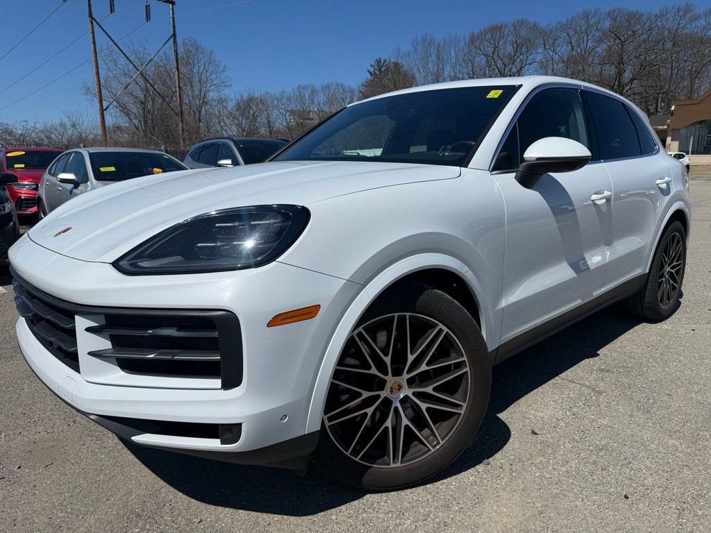 Used 2024 Porsche Cayenne image 1