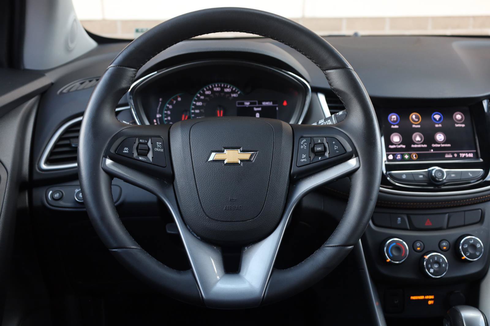 Used 2021 Chevrolet Trax LT w/ LT Convenience Package FWD image 33