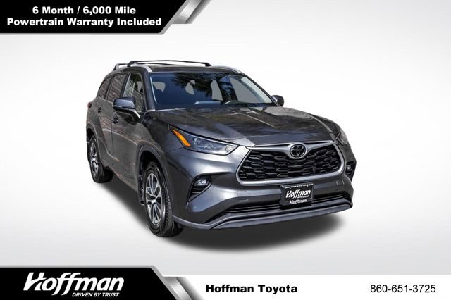 Used 2023 Toyota Highlander XLE AWD/4WD image 1