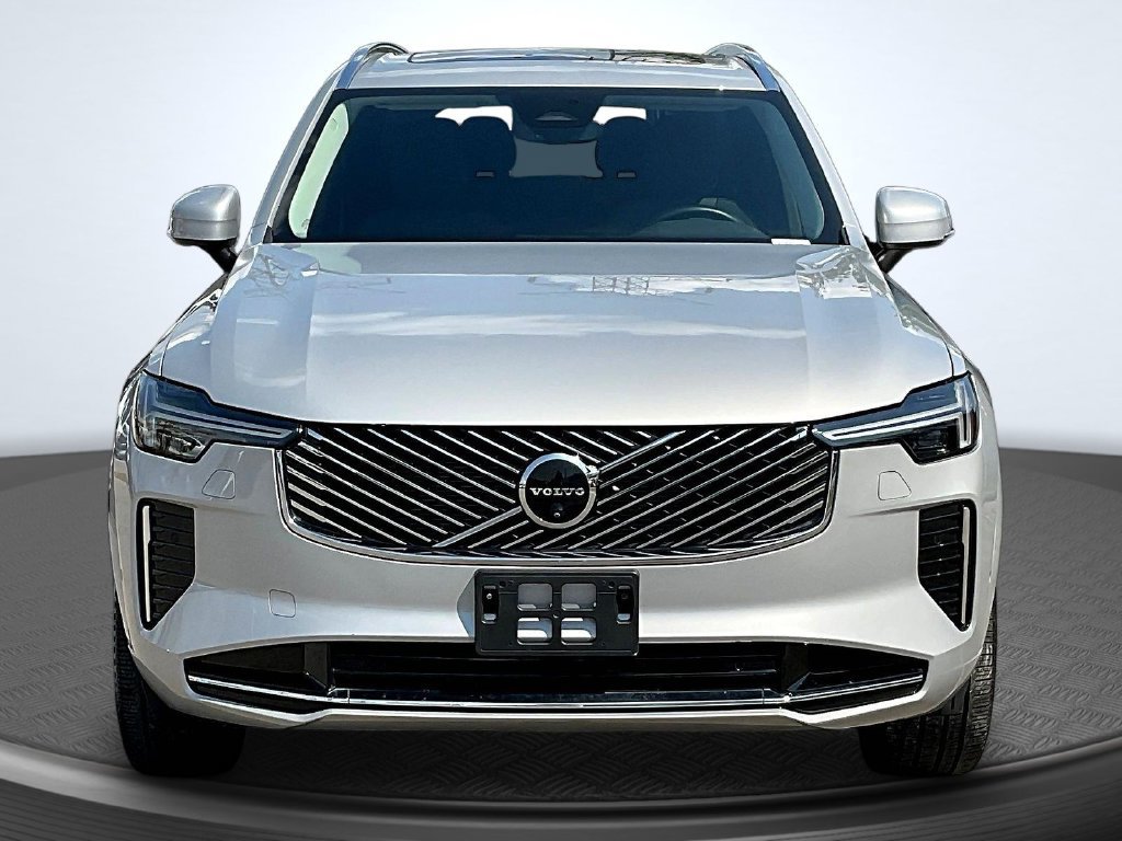 Used 2025 Volvo XC90 B5 Plus AWD/4WD image 2