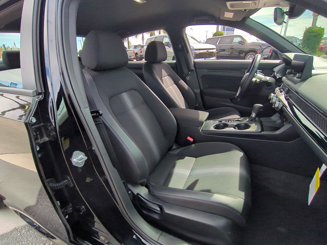 Used 2025 Honda Civic Sport image 25