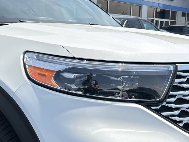 Used 2023 Ford Explorer Platinum w/ Technology Package AWD/4WD image 19