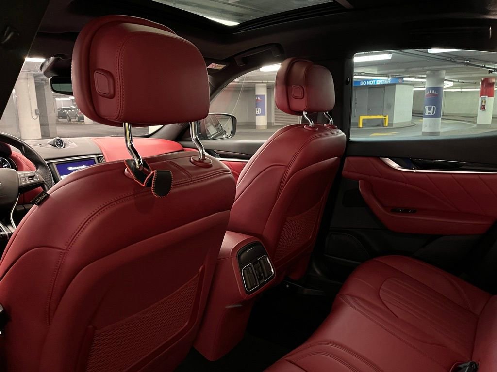 Used 2021 Maserati Levante image 21