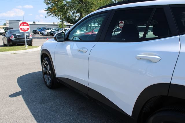 Used 2024 Chevrolet Trax LT w/ Driver Confidence Package FWD image 43