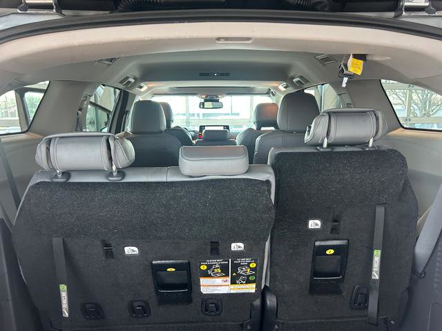 Used 2024 Toyota Sienna XLE FWD image 26