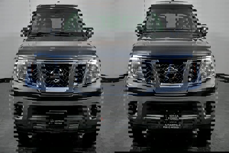 Used 2018 Nissan Frontier SV image 4