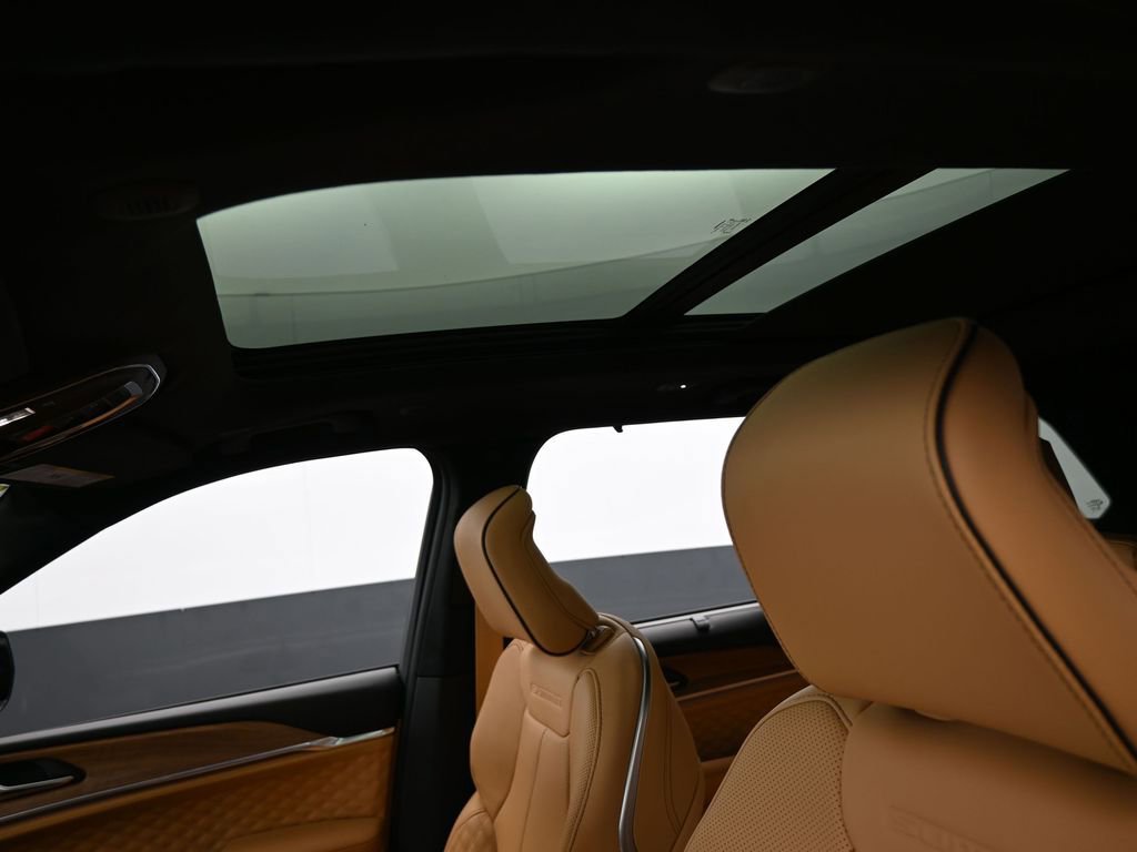 New 2025 Jeep Grand Cherokee Summit image 11