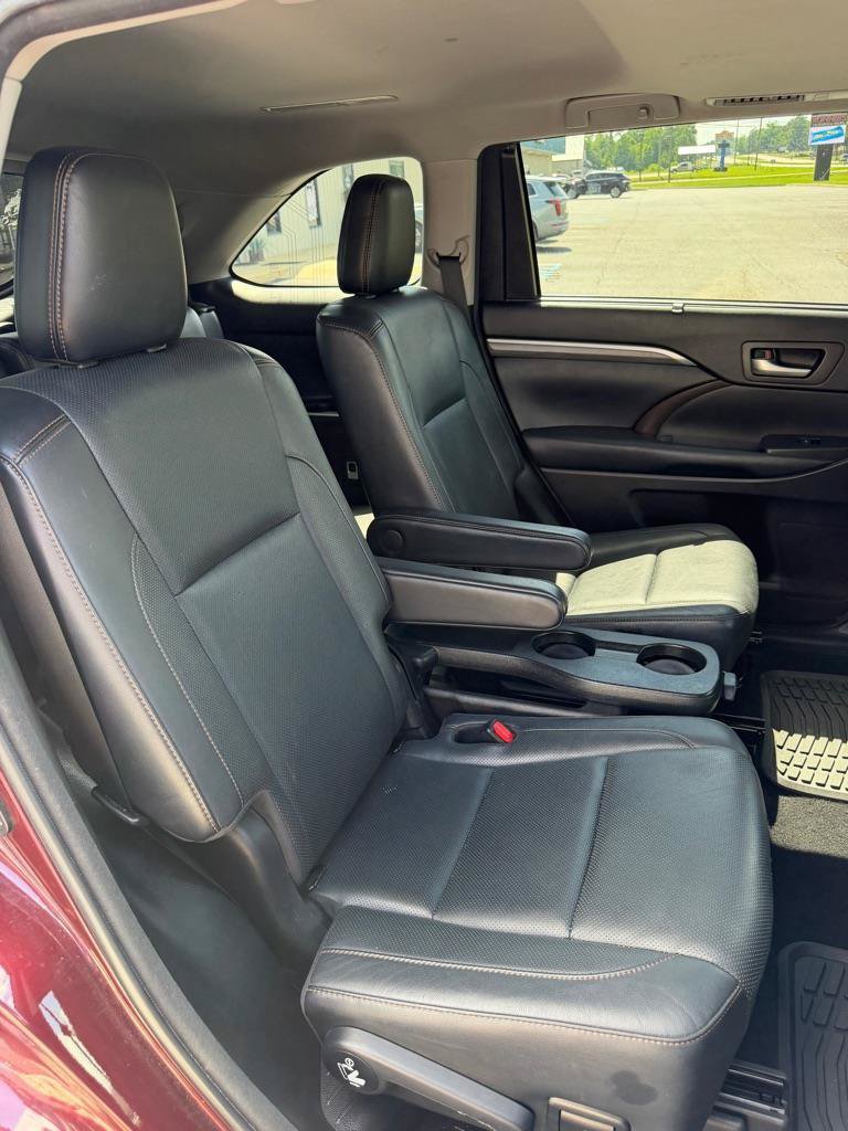 Used 2018 Toyota Highlander Limited AWD/4WD image 8
