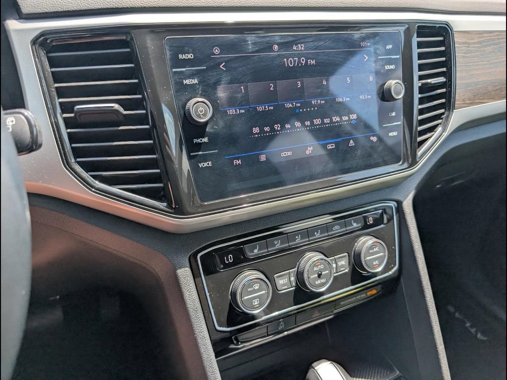 Certified 2023 Volkswagen Atlas SE FWD image 15