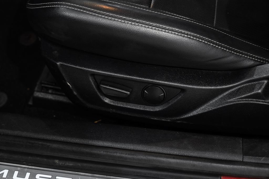 Used 2019 Ford Mustang Coupe RWD image 33