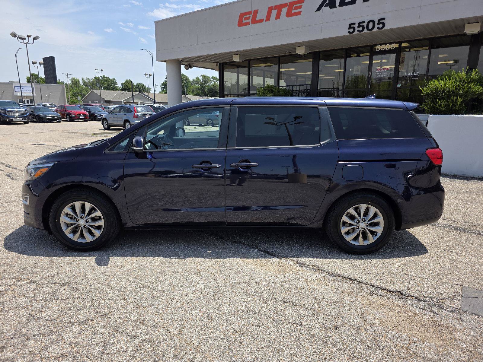 Used 2019 Kia Sedona LX FWD image 8
