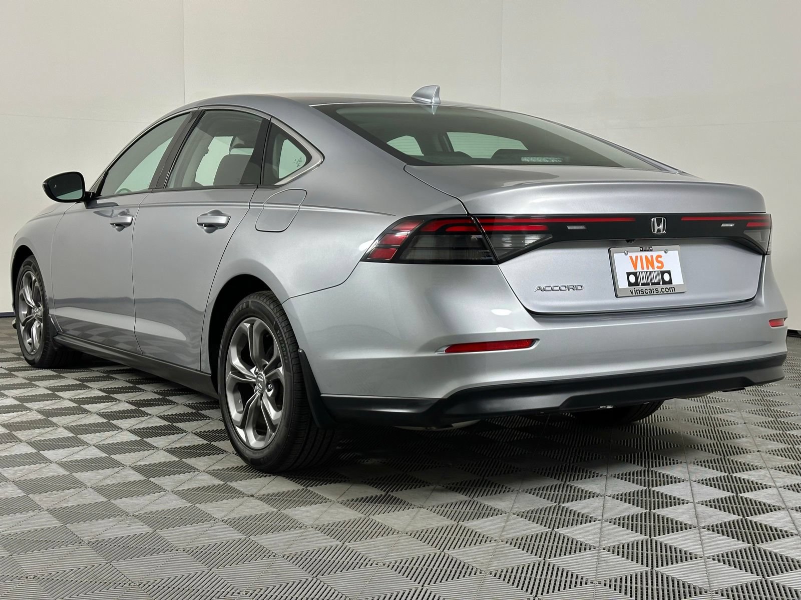 Used 2023 Honda Accord EX image 24