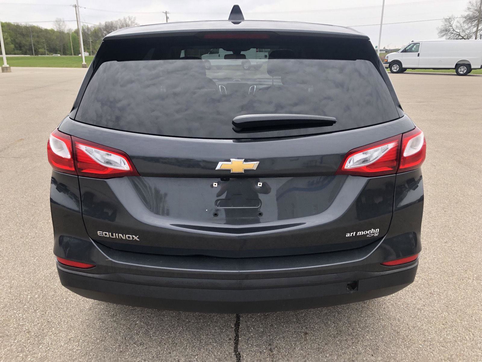 Used 2019 Chevrolet Equinox LS w/ LS Convenience Package FWD image 4