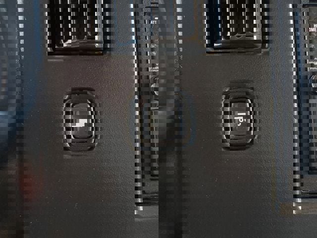 Used 2017 Chevrolet Express 3500 image 22