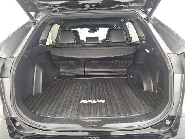 Used 2022 Toyota RAV4 XSE w/ XSE Grade Weather Package AWD/4WD image 32
