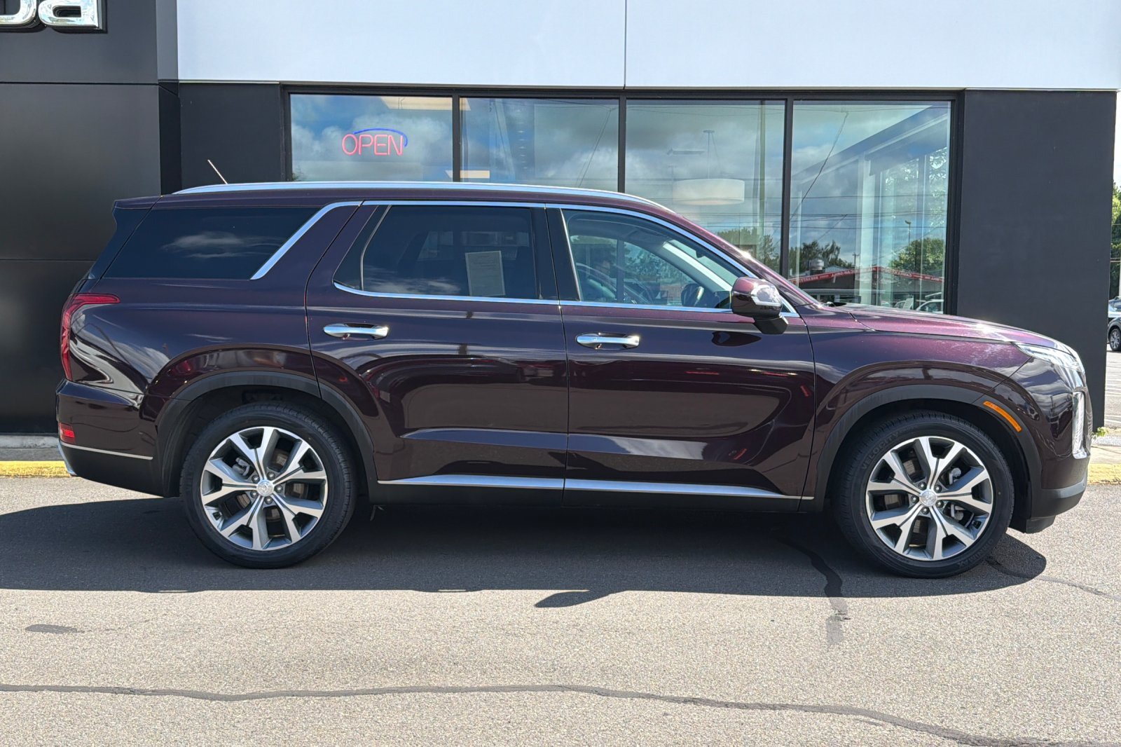 Used 2020 Hyundai Palisade SEL w/ Premium Package AWD/4WD image 3
