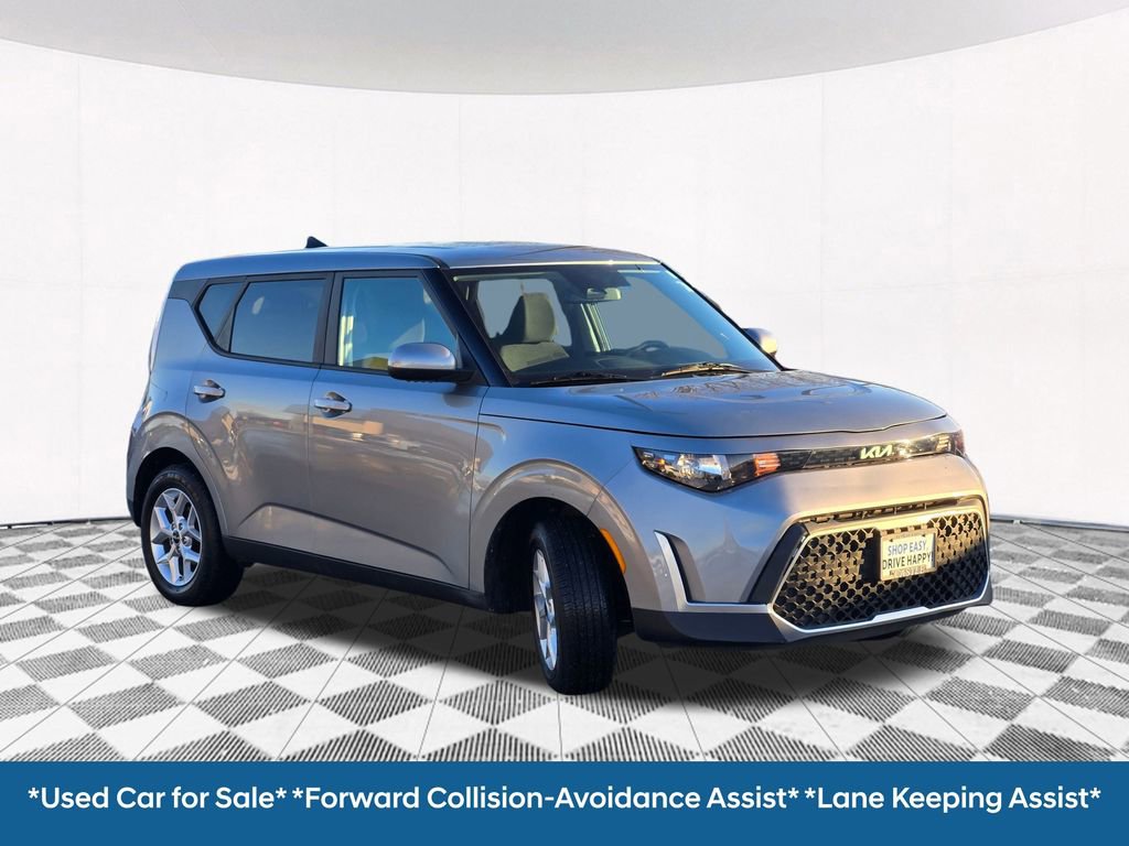Used 2025 Kia Soul LX w/ Option Group 015 image 4