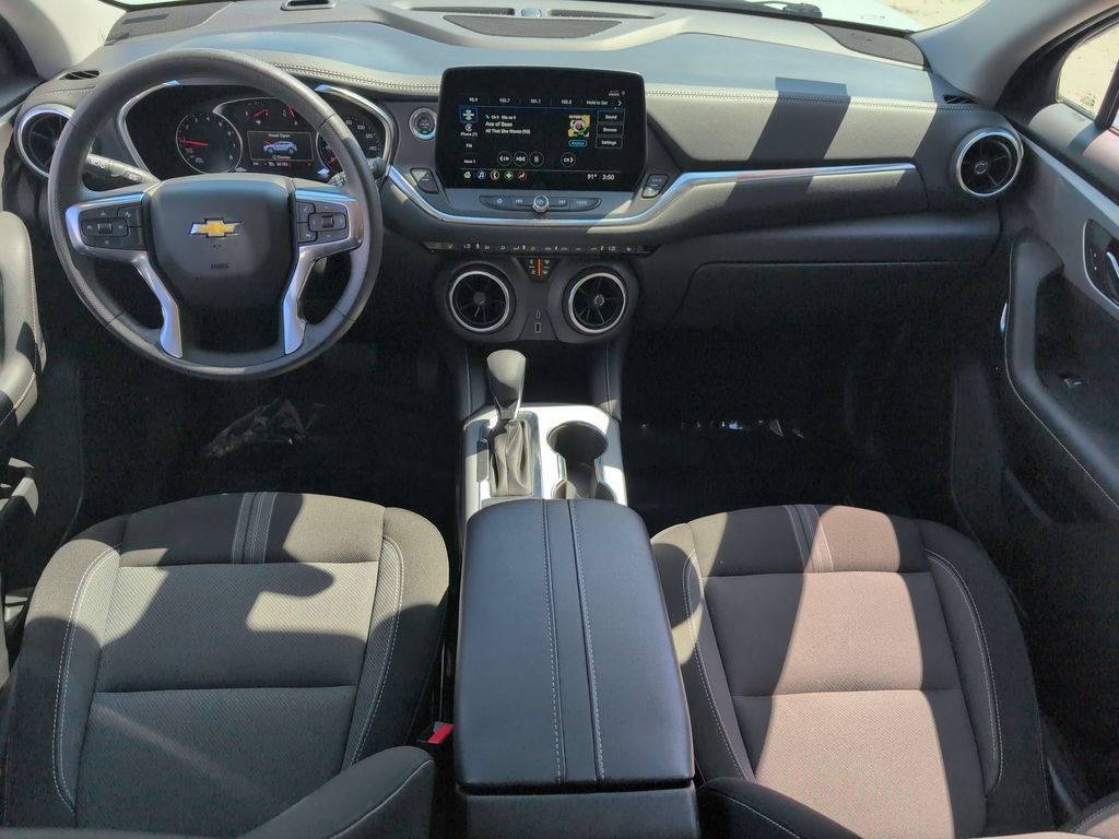 Used 2025 Chevrolet Blazer LT FWD image 25