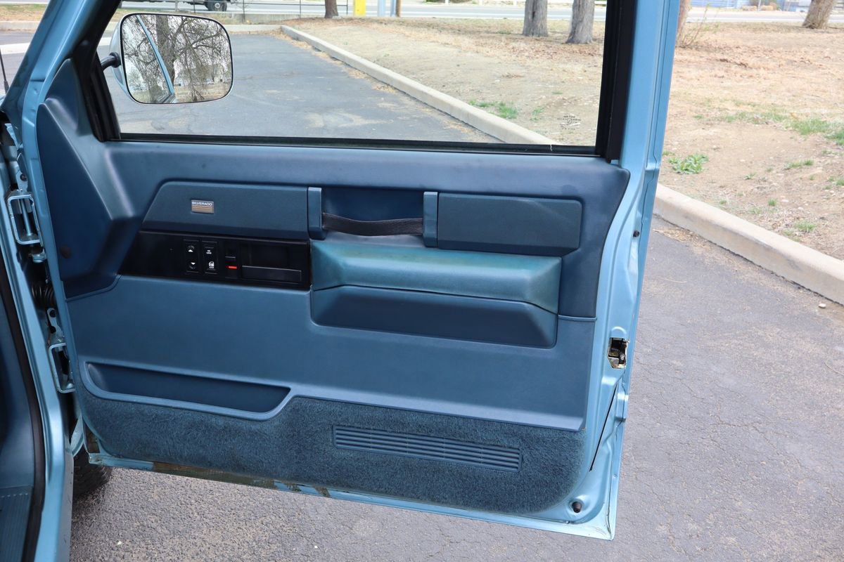 Used 1989 Chevrolet Silverado 2500 4x4 Regular Cab image 22