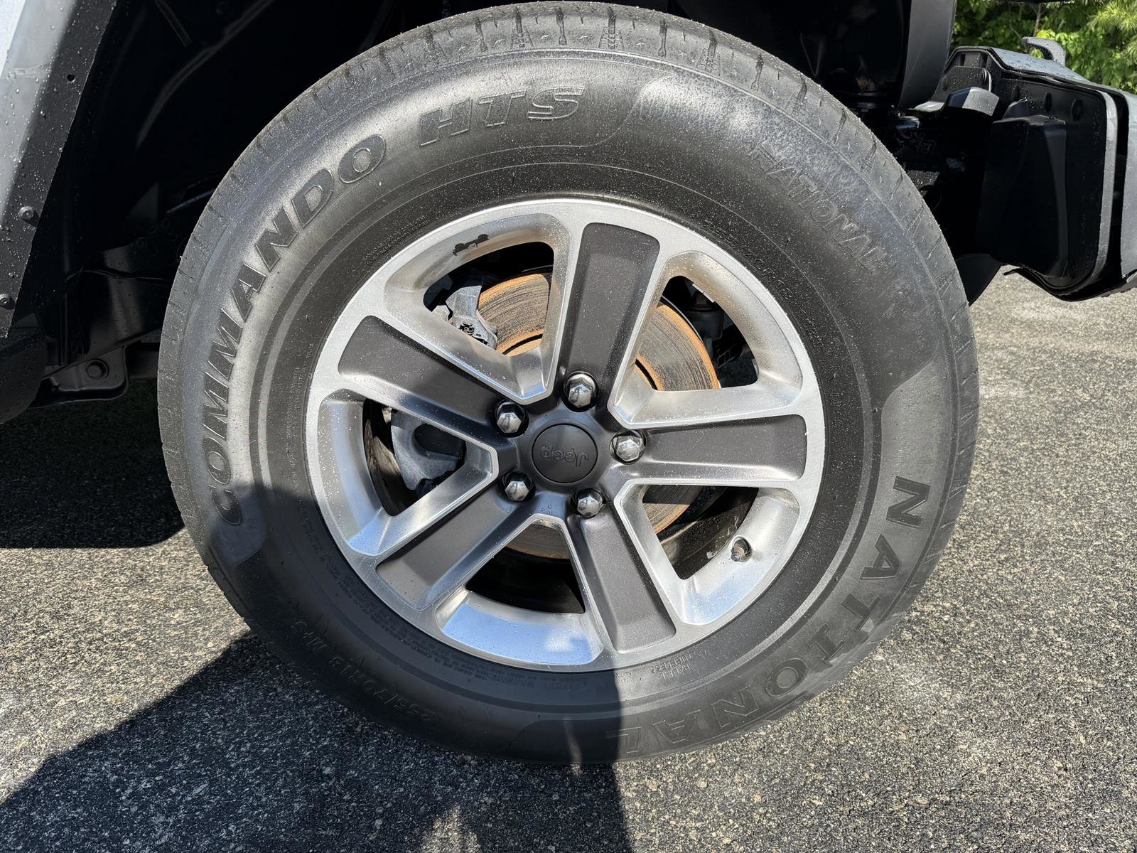 Used 2020 Jeep Wrangler Unlimited Sahara AWD/4WD image 22