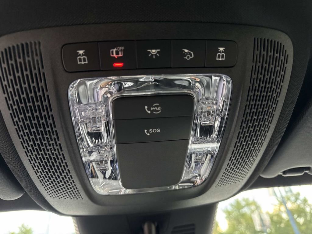 Used 2025 Mercedes-Benz GLB 250 4MATIC image 20