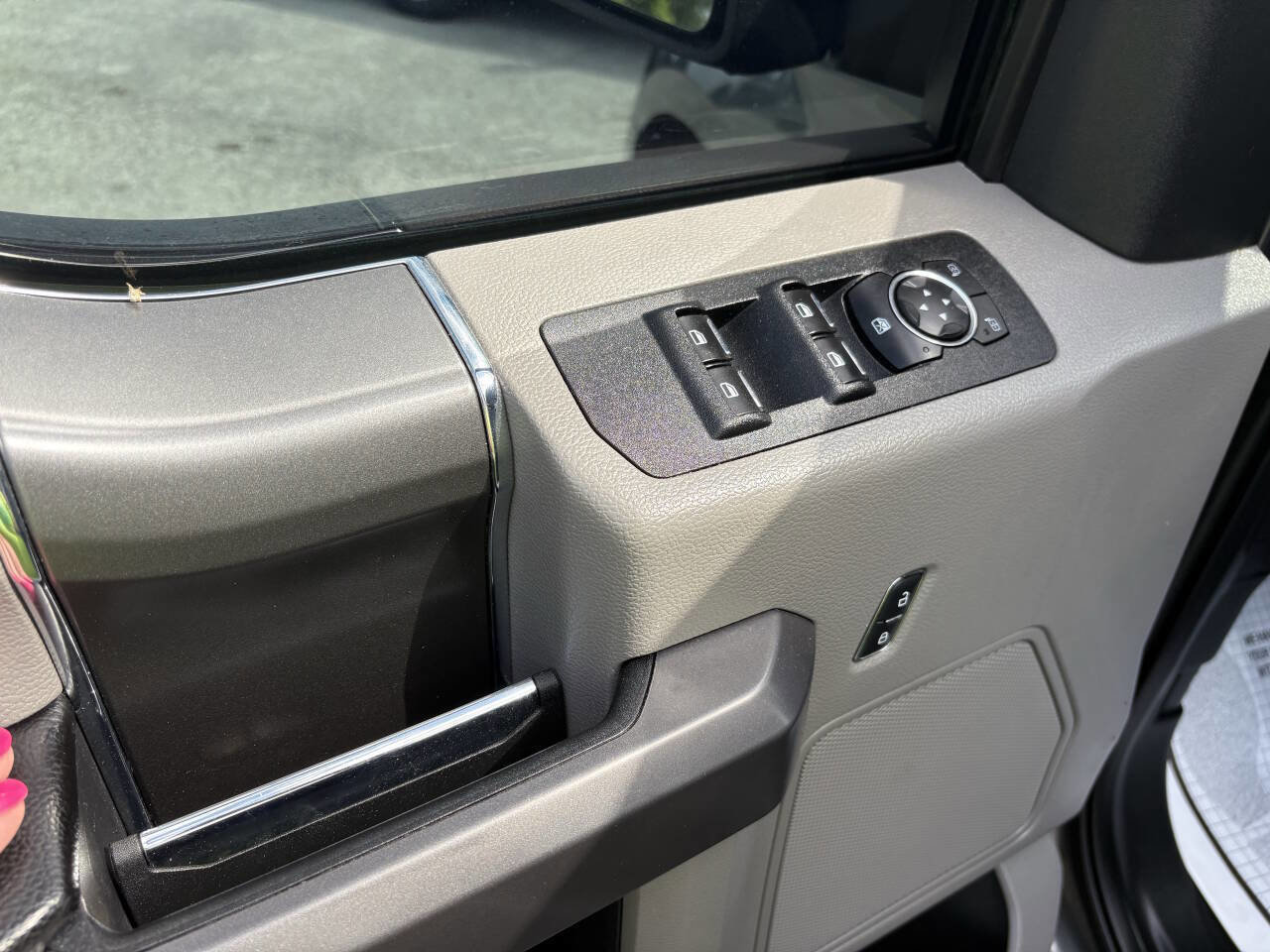 Used 2018 Ford F150 XLT w/ Equipment Group 302A Luxury AWD/4WD image 23