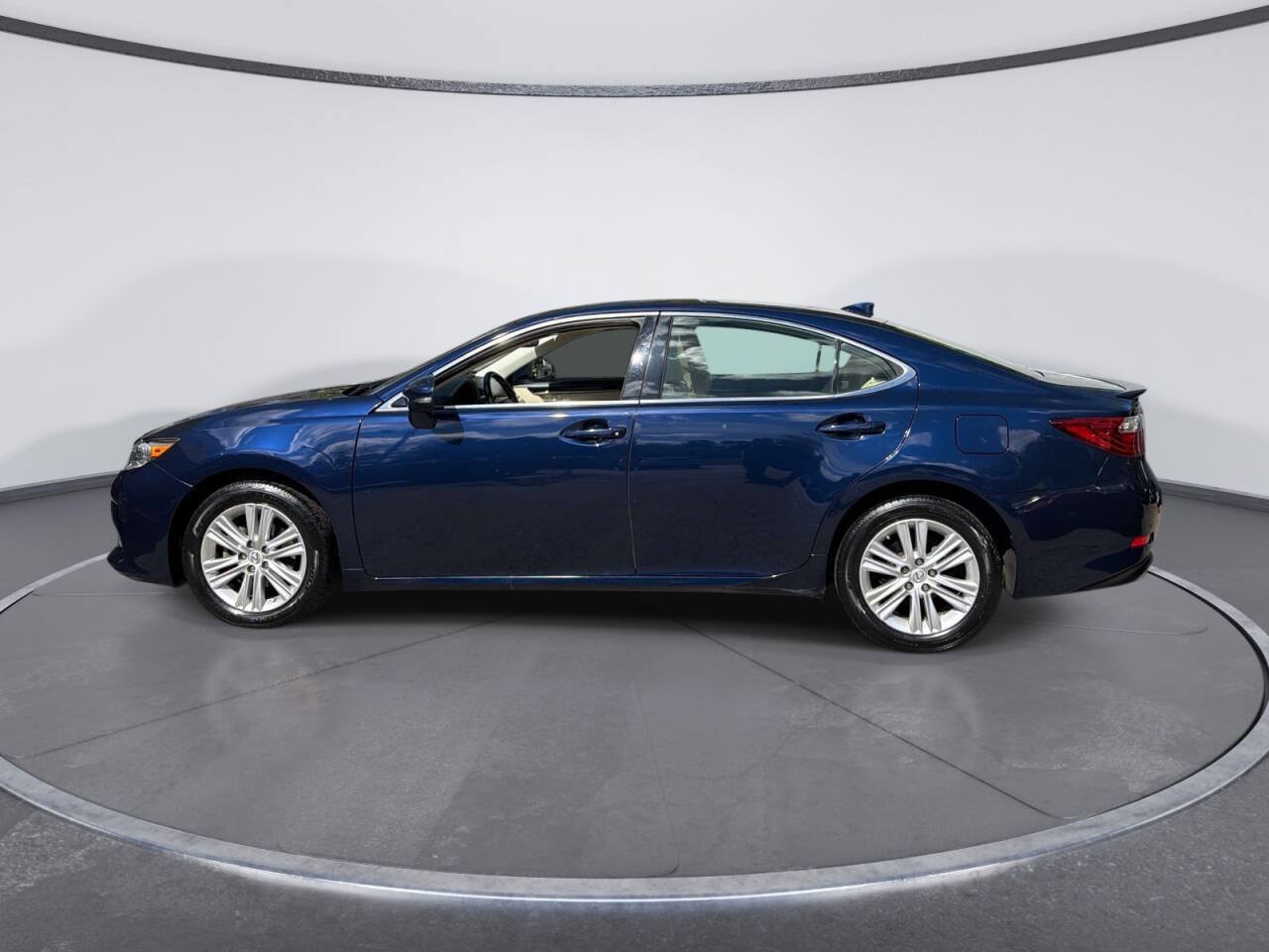 Used 2015 Lexus ES 350 F Sport FWD image 2