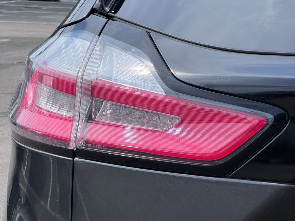 Certified 2020 Ford Edge ST-Line w/ Cold Weather Package AWD/4WD image 11