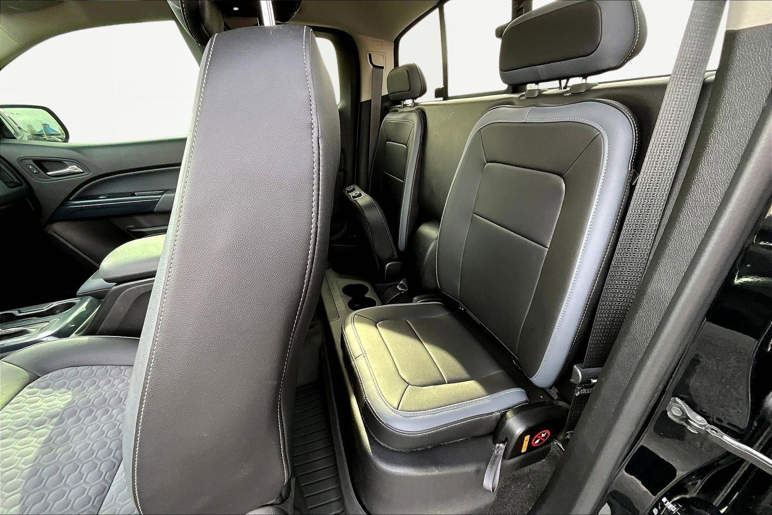 Used 2016 Chevrolet Colorado Z71 w/ Z71 Midnight Edition image 24