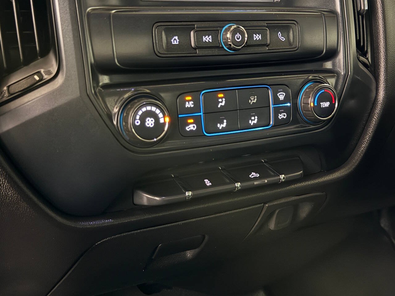 Used 2018 Chevrolet Silverado 1500 W/T RWD image 48