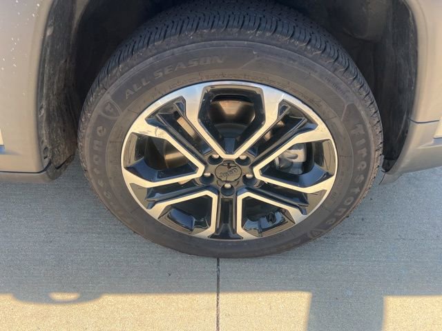 Used 2023 Jeep Compass Limited image 17